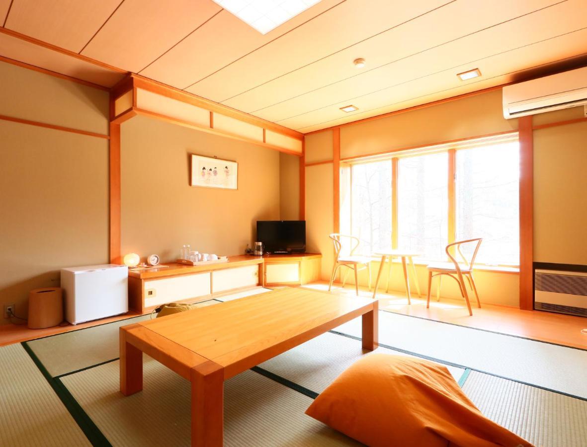 Ryosha Tsukiakari Bed and Breakfast Yamanakako Eksteriør billede